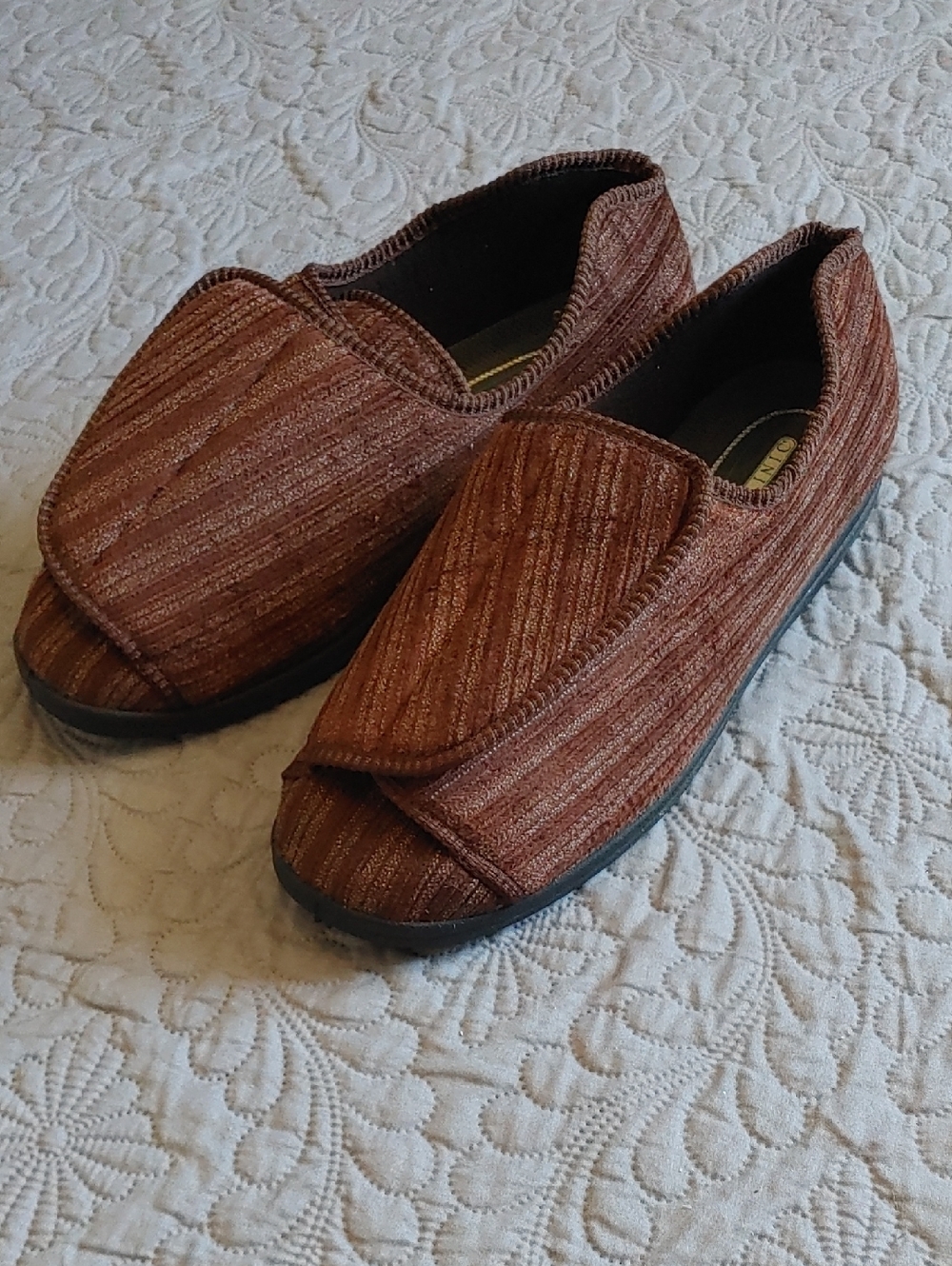 Tender Tootsies Men's Brown Slip-On Slippers Sz 12W